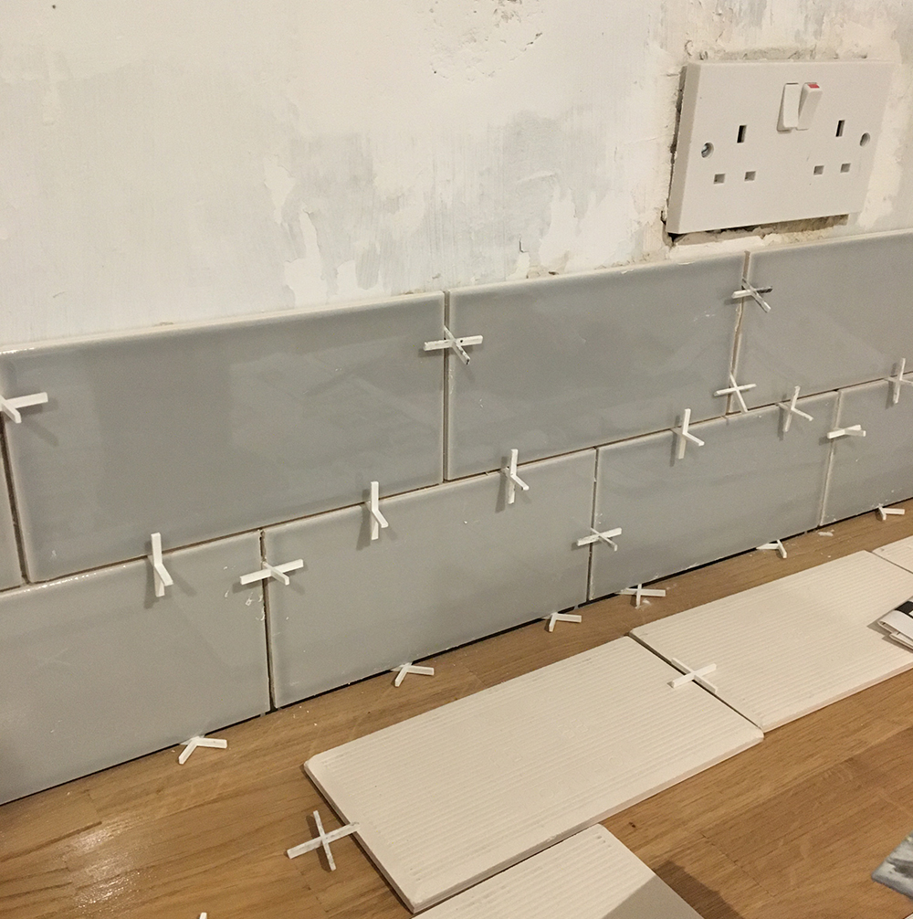 Tiling curved walls Cottage North of the Wall